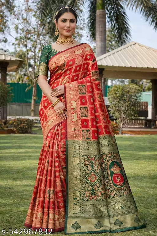 Red & Bottle Green Jacquard Silk Saree – Traditional Kalash & Elephant Motif Pallu Wedding Saree with Blouse Piece