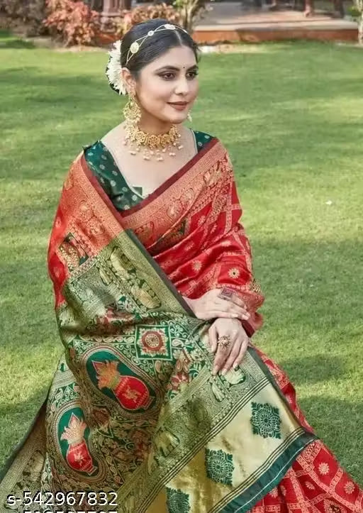 Red & Bottle Green Jacquard Silk Saree – Traditional Kalash & Elephant Motif Pallu Wedding Saree with Blouse Piece