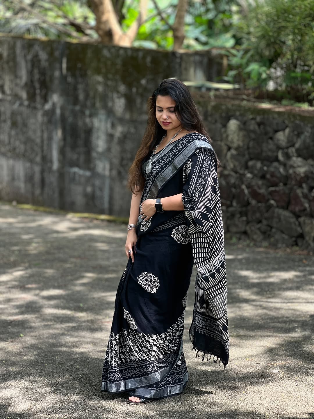 Women's Premium Women's Premium Linen Cotton Saree |  Lightweight Office & Daily Wear (Jet Black & White)Cotton Saree |   Lightweight Office & Daily Wear (Jet Black & White)