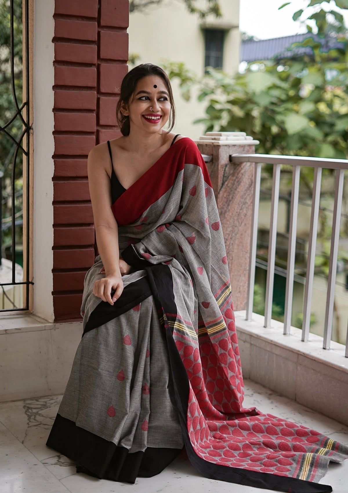 Women's Cotton Linen Blend Saree | Handloom Look Paisley Leaf Motif Ethnic Border Sari with Unstitched Blouse Piece | Festive, Formal & Casual Wear (Grey, Red & Black)